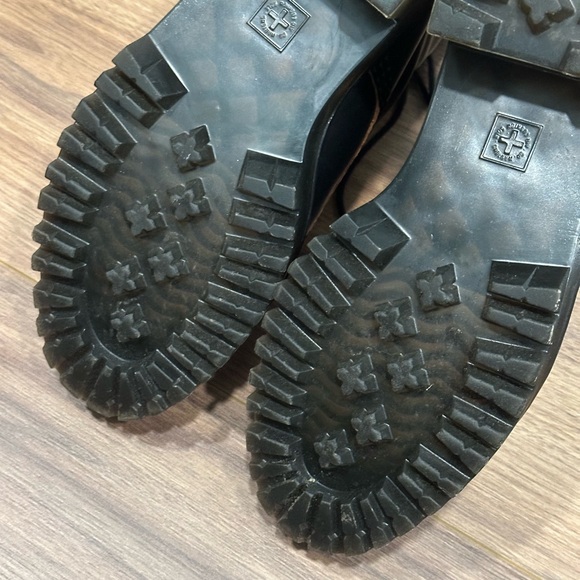 Dr. Martens Leona 7 Hook Boots in Black Size 10 - Picture 14 of 16